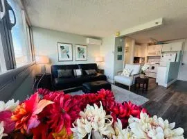 Relaxing Island Colony Waikiki High-Rise 1BR with Split AC & Full Kitchen
