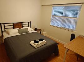 Spacious Family Room with Shared Washroom, Hotel in Vancouver