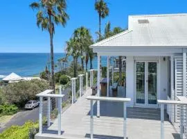 Billie's Beach House - Plus A View!