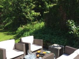 Ferienhaus Chalet Sarah, ξενοδοχείο με σπα σε Seelisberg