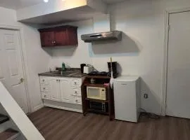 Cozy Bachelor Apartment at Trillium