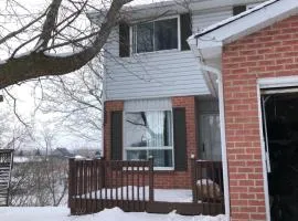 Cozy Bachelor Apartment at Trillium