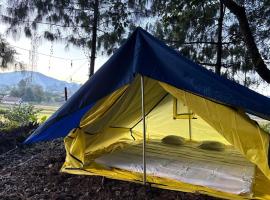 Camp Wildnest Adventures Dambuk, hotel di Dāmbuk