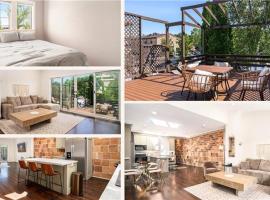 Love Mi Getaway Downtown Loft Deck Rooftop Views 110, ξενοδοχείο σε Grand Haven