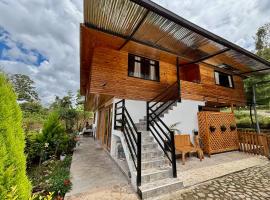 Carol Haus, parkol&oacute;val rendelkező hotel Oxapamp&aacute;ban