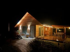Domek nad Bugiem z sauną, hotel in Bubel-Łukowisko