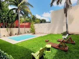 Amplia casa con 5 recamaras y alberca en zona top