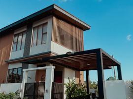 Isabelle's Little House, Hotel in Morong