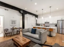 The Saddlery - Headliner - Walk to Broadway