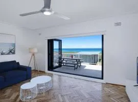 Elanora 3 - Beachfront Unit With Views!