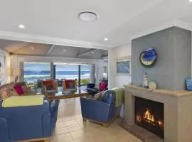 Villa Dandaloo - Absolute Beachfront