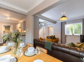 Pass the Keys 4-Bed Home with Garden Parking Near Durham, hotel v destinaci Shildon
