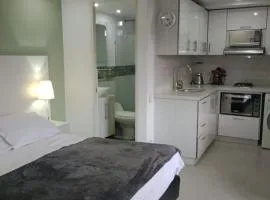 Poblado ApartaSuite 2 personas cerca club campestre