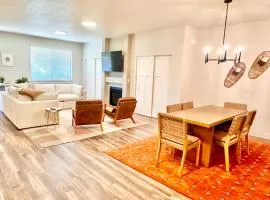 Charming 2BR Getaway in the Heart of Midway - 203