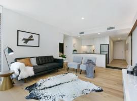 Ultra modern 2 bdrm in St Leonards Crows Nest - 803NOR, hotel v destinaci Sydney