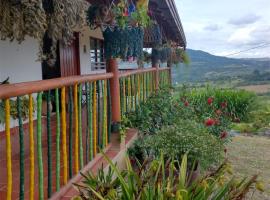 XayLa Agro Hostel Curití, hotel in Estación El Salto