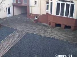 Номер та Паркінг -Rooms Parking Світло Є 24 на 7!, hotel in Chernivtsi