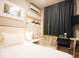 Jingjiang Inn Shanghai Jiading Chengzhong Road, hotel em Jiading