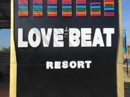 Love Beat Hotel, hotel v destinaci Kalasin