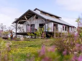 The Barn at Piney Ridge Farm - Bed & Breakfast