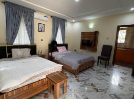 Bollington ADEX house, hotel in Odo Lewu