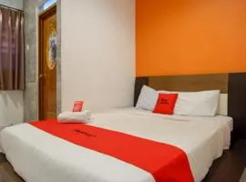 RedDoorz Plus near Ciputra Mall Simpang Lima 2