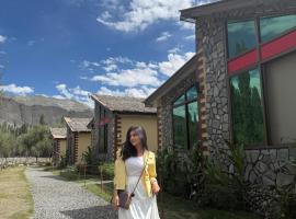 LOKAL Rooms x Skardu (Katpana Retreat)、スカルドゥのホテル
