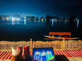 Canadaa group of houseboats