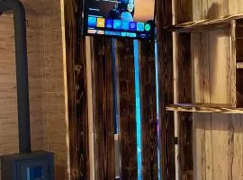 Будиночок між річками Гирло