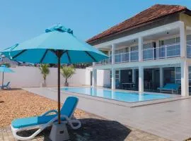 Breeze And Tide Villa Hikkaduwa