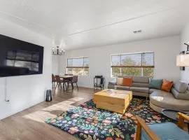 Desert Winds SkyHouse Mountain View Retreat