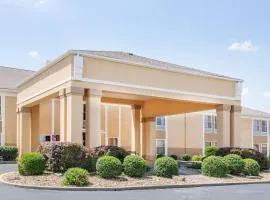 Super 8 by Wyndham Evansville North