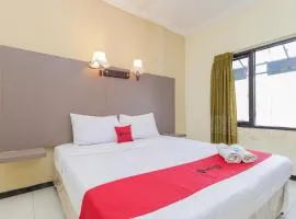 RedDoorz near Gubeng Station Surabaya