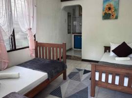Placido's Vacation Home, bed and breakfast v destinaci Puerto Galera