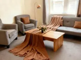 Burwood 2 bedroom for 6 people