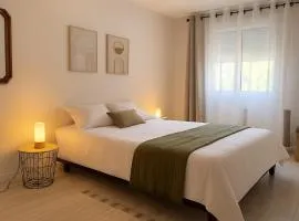 LA PROVENCE- 75m2 of Light & Charm, Modern Family apartment, Pool & private Parking near Avignon, Fully renovated with interior-architect design