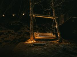 EIRA Glamping - Romantic, Ocean View, Fire Pit, hotel in Stornes