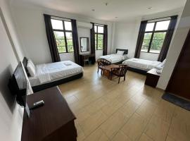 Glistar Hotel、タンピンのホテル