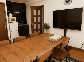 Spacious Apartment near Dotonbori Namba Walk to Nipponbashi 801, מלון באוסקה