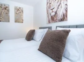 Wellington - Telford house - With parking