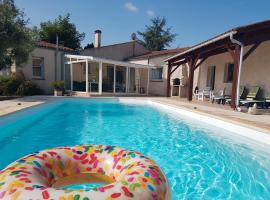 Maison jasmin, Hotel in Corme-Écluse