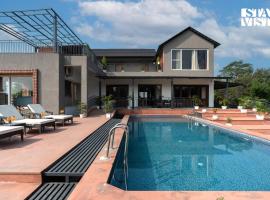 StayVista at Villa Aera with Pool, Lawn, Hotel in Chandīgarh