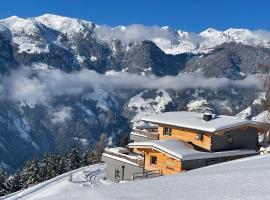 SonnenChalet Schlittenstadl, hotel v destinaci Ramsau im Zillertal