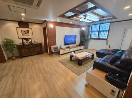 Geumosan Emotional House 50py Netflix BBQ soon, hotel in Namt'ong-dong