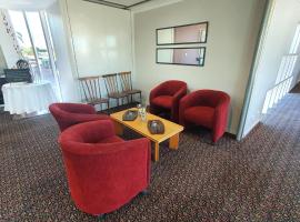 McNevins Maliboro Motor Inn, Hotel in Maryborough