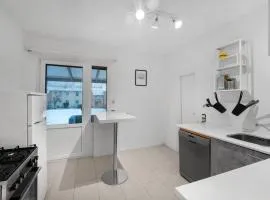 Modernes Erdgeschoss-Apartment mit Terasse