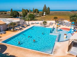 Camping Les Peupliers, hôtel 4 étoiles à La Flotte