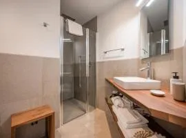 Villa Mit Schönem Seepanorama Und Naturteich