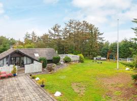 8 person holiday home in Løgstør-By Traum, hotel in Løgstør