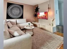 Black Elegant - Feel Lapland With Design & Style